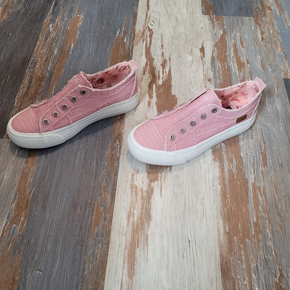 NWOT Blowfish Malibu Play Slip-On Sneakers Women's Size 9 - Picture 4 of 8